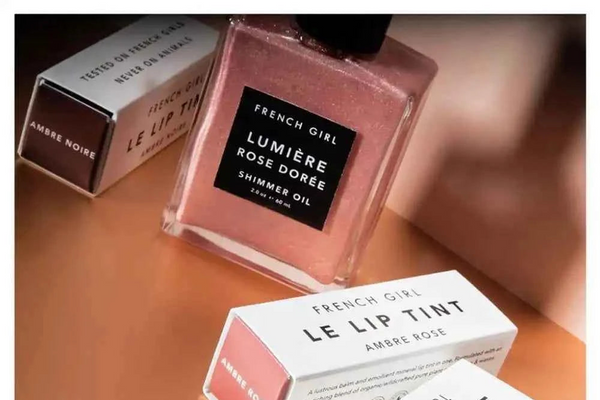 One of the Best Body Oils Right Now: French Girl Organics Rose Dorée Lumière